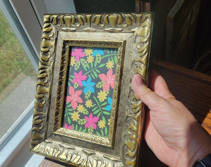 Ornate Vintage Gold Baroque 4x6 Heavy Photo Frame with Intricate Design & Velvet