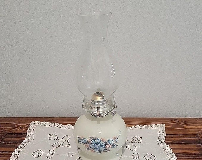 Vtg Lamplight Farms Victoria Rose 14.5" Glass Oil Lamp Cottage Farm Cabin Grandm