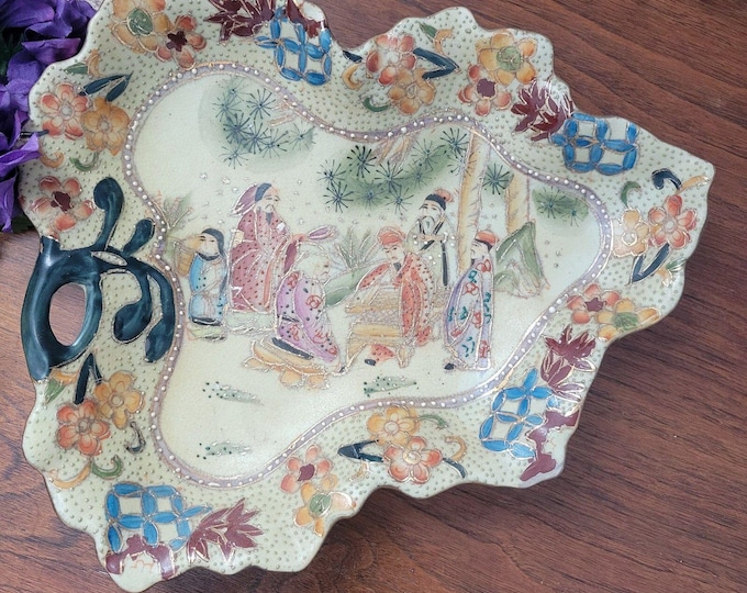 Chinese Hand Painted Tray Leaf Pattern Shape Raised Paint Floral W/people