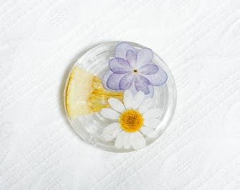 Real Daisy Flower Magnetic Phone Grip, Dried Mushroom Plant Grip,Pressed Strawberry Fruit Phone Holder, Phone Accessories Kindle Magnet Grip