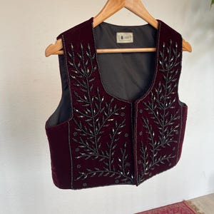 Crimson Nightshades Samt Weste, One-of-a-Kind