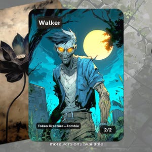 Può includere: Una carta d'arte fantasy con un personaggio zombie chiamato "Walker". Lo zombie ha occhi arancioni luminosi e indossa una giacca blu e pantaloni kaki. Lo sfondo include una luna piena e una scena di cimitero. La carta è contrassegnata "2/2."