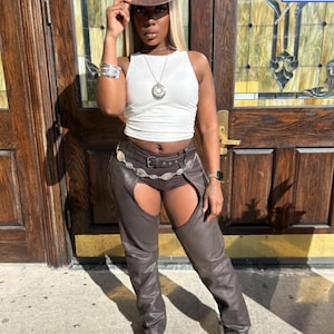Women Western Wear 100 % Real Suede Leather Cowgirl Style Chap, Women Riding Leather Chap Fringes, Women Leather Pant, Rodeo Leather Chap