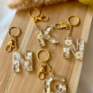 Handgefertigt mit echten Blumen | Schlüsselanhänger | personalisierbar | Buchstabe | Zahl | Resin