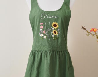 Personalized Hand Embroidered Apron: Baking & Gardening Apron with Pocket, Gift for Mom
