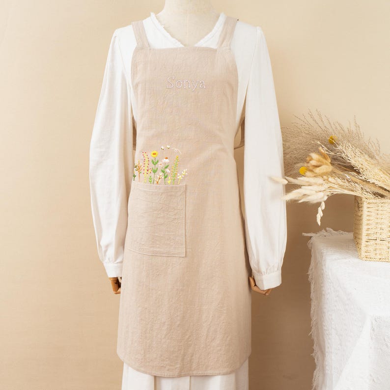Hand Embroidered Cotton Linen Apron: Floral Design, Optional Customization zdjęcie 10