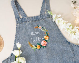 Hand Embroidered Apron Women, Personalized Apron for Kitchen and Gardening