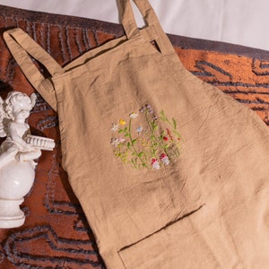 Personalized Embroidered Flower Apron: Custom Cotton Linen Gardening Apron