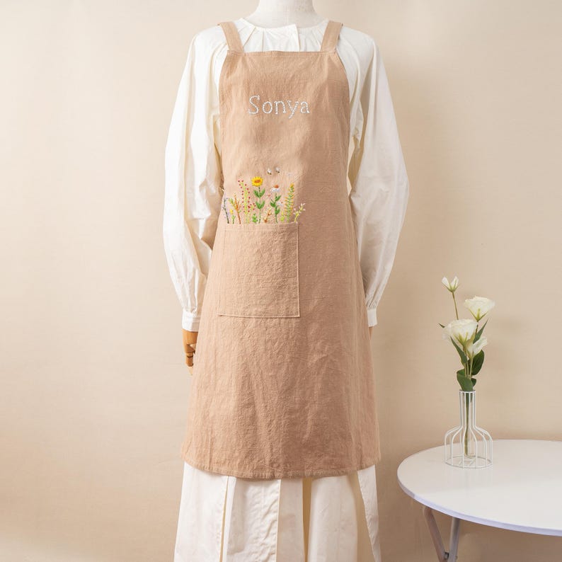 Hand Embroidered Cotton Linen Apron: Floral Design, Optional Customization zdjęcie 7