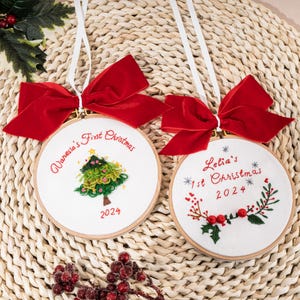 Personalized Christmas Ornament Hand Embroidered Baby&#39;s first Christmas Gift Holiday Decor Wooden And Cotton Ornament