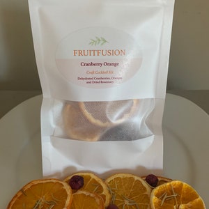 FRUITFUSION Cranberry Orange Rosemary Cosmo Craft Cocktail Kit Gift image 4