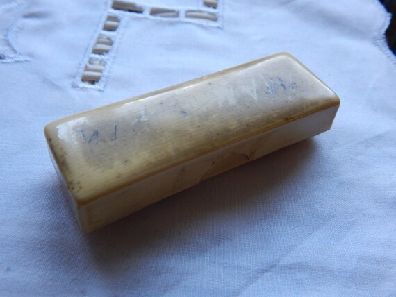 Early Celluloid or French Ivory Stickpin Box - image 4