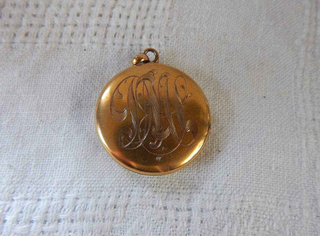 Dm Name Locket Round GF Locket/ Initialed DM/ Picture Locket - Etsy