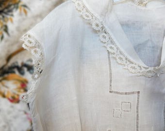 White Linen Dress/ Vintage Dresses/ Embroidered Trim/ Small Size