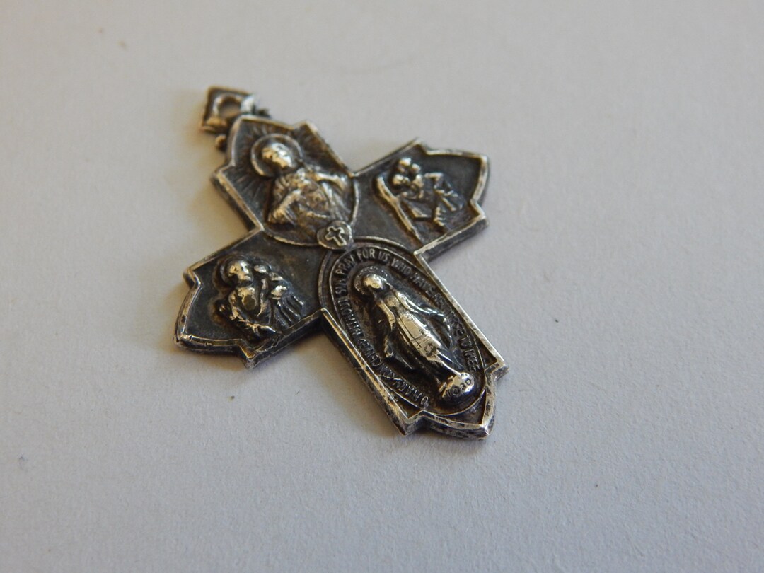 4-way-medal-pendant-pointed-cross-beams-19x25-etsy