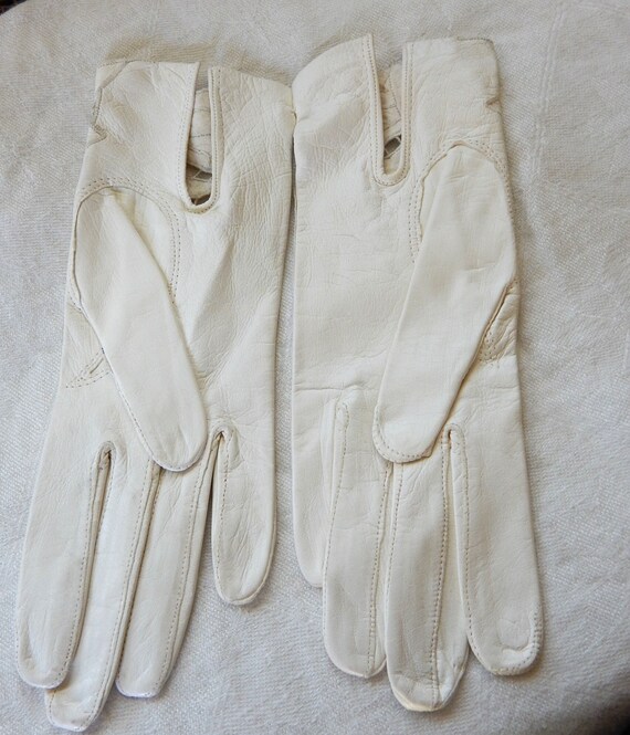 Remarkable Kid Skin Gloves/ Made in Italy/ Cut Outs/ … Gem