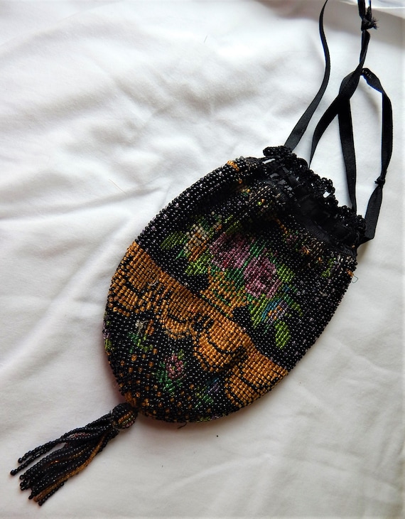 Early Nineteenth Century Small Beaded Bag/ Drawst… - image 2