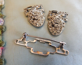 Dainty Coro Duette Rhinestone Brooch/ 1950's/ Signed