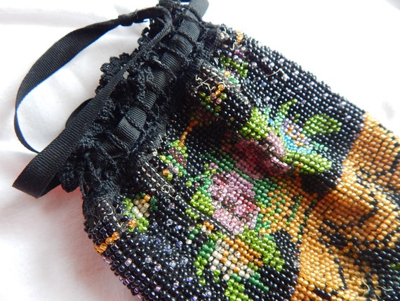 Early Nineteenth Century Small Beaded Bag/ Drawst… - image 6