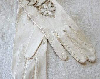 Remarkable Kid Skin Gloves/ Made in Italy/ Cut Outs/ Size 6