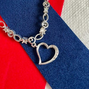 Lot De Bijoux Vintage Avon - Bracelet Tennis Coeur, Collier, Boucles D'oreilles Clips, Neufs