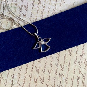 Sterling Silver Guardian Angel Necklace, Vintage 925 Heart Pendant, Baptism or First Communion Gift Bild 3