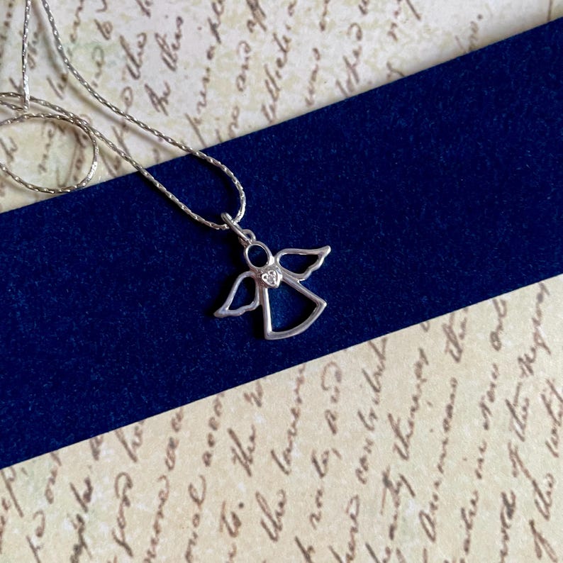 Sterling Silver Guardian Angel Necklace, Vintage 925 Heart Pendant, Baptism or First Communion Gift Bild 3
