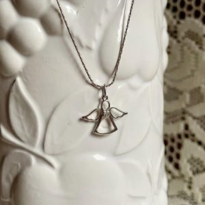 Sterling Silver Guardian Angel Necklace, Vintage 925 Heart Pendant, Baptism or First Communion Gift Bild 11