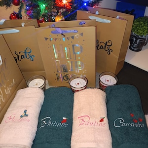 Coffret cadeau fête de mère/Noël/Anniversaire -Serviette brodé avec Bougie parfumée