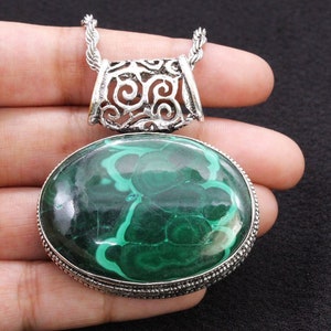 Pendentif en malachite naturelle/travail en argent fin/collier artisanal de pierres précieuses/bijou fait main cadeau pour elle/pendentif bohème unique Royaume-Uni/article original