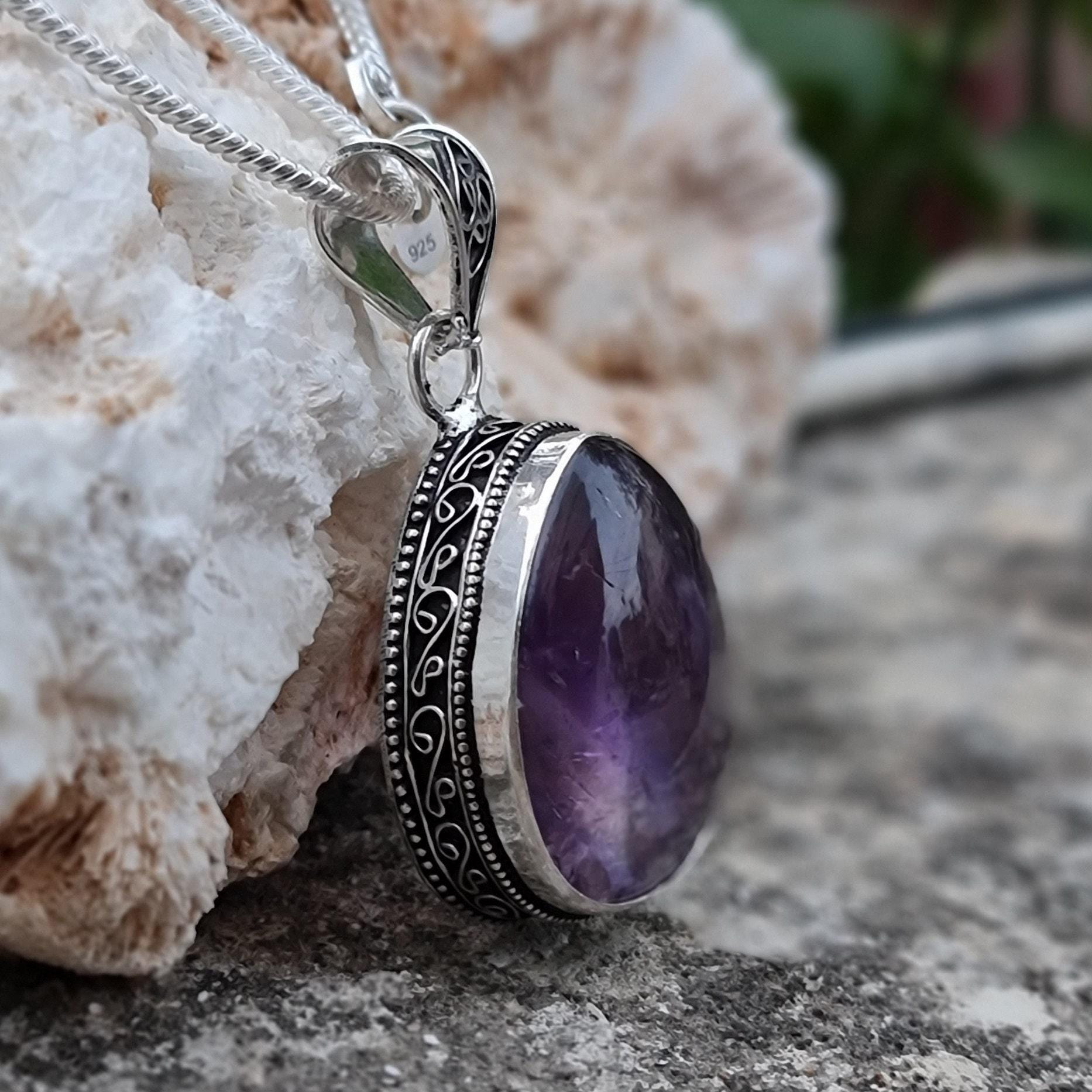 Ciondolo In Ametista Viola Naturale Con Argento 925: Gioiello Fatto A Mano, Stile Boho, Regalo Perfetto Per Moglie, Fidanzata O Mamma. RI-4680.