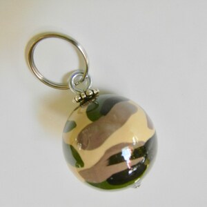 Hand Painted Wooden Ball Keyring: Custom Designs
