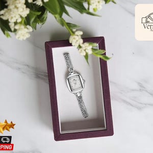 Women’s Retro Bracelet Watch | Gold Quartz Wristwatch  | Classic Timepieces Style | Thoughtful Gift Idea | Special Occasion Accessory