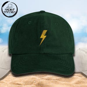High-quality vintage-style corduroy cap with lightning motif | Unisex dad cap with lightning embroidery in a 90s vintage look