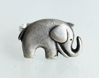 Silver Elephant Ring - Cute elephant charm