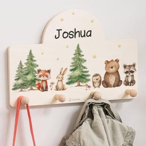 Kindergarderobe mit Namen und Motiv Waldtiere, Kleiderhaken aus Holz, personalisierte Garderobe für Kinder, perfektes Geschenk für Kinder