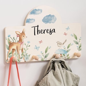 Kindergarderobe mit Namen und Reh, Kleiderhaken aus Holz, personalisierte Garderobe für Kinder, perfektes Geschenk für kleine Naturliebhaber