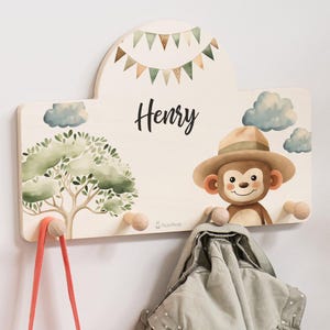 Kindergarderobe mit Namen und Affe, Kleiderhaken aus Holz, personalisierte Garderobe für Kinder, perfektes Geschenk für kleine Abenteurer