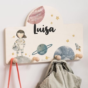 Kindergarderobe mit Namen und Astronauten Motiv, Kleiderhaken aus Holz, personalisierte Garderobe für Kinder, Geschenk für kleine Entdecker