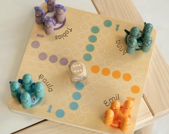 Ludo personalized with name, wooden toys for children, board games made of wooden dinosaurs, board game children gift idea for children's party