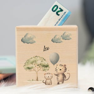 Spardose personalisiert mit Namen & Tiger Motiv aus Holz, Kinder Spardose, Geschenk zur Taufe und Geburtstag, Sparkiste für Kinder