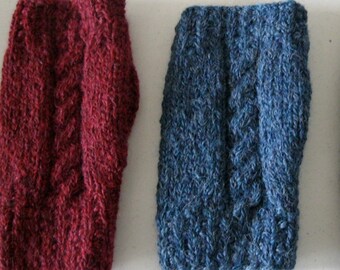 Single Cable Fingerless Glove Pattern Using Straight Needles