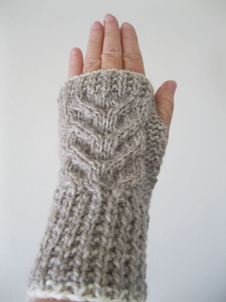 EASY PATTERN Stag Horn Cabled Fingerless Gloves download now image 1