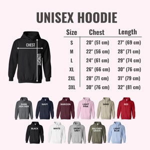 K&ouml;nnte beinhalten: Unisex-Hoodie-Gr&ouml;&szlig;entabelle mit Ma&szlig;en in Zoll und Zentimetern. Die Tabelle zeigt Brust- und L&auml;ngenma&szlig;e f&uuml;r die Gr&ouml;&szlig;en S, M, L, XL, 2XL und 3XL. Der Hoodie ist in 12 Farben erh&auml;ltlich: Dunkelgrau meliert, Marine, Rotbraun, Hellrosa, Sand, Rot, Schwarz, Wei&szlig;, Sportgrau, Milit&auml;rgr&uuml;n und Hellblau.