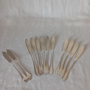 12 silver-plated fish knives – Pompadour model (Alfenide / Christofle)