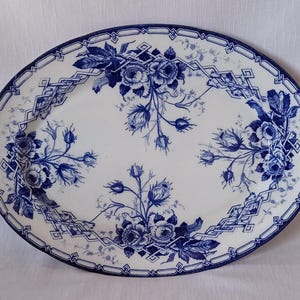 Large Dish Creil and Montereau LM & cie Blue roses