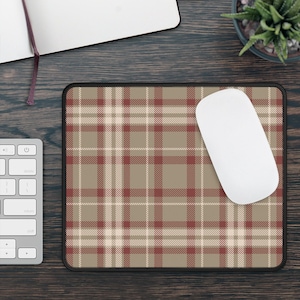 Plaid Mouse Pad Aesthetic Red and Green Desk Mat Stylish Desk Décor & Desk Accessories Large Gaming Mouse Pad Christmas Gift for Coworker