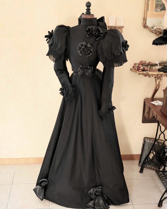 long sleeve black victorian dress Amazon.com: Black Gothic Victorian Dress Steampunk Medieval Renaissance Civil War Ball Gown Costumes XSmall Black : Clothing, Shoes & Jewelry