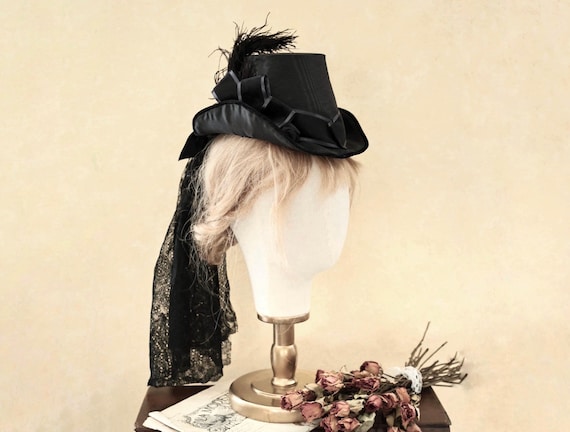 Victorian hat "Amazone" tapered hat bustle dress gilded age 1870 1880 19th century historical reenactement wedding summer beach horse riding