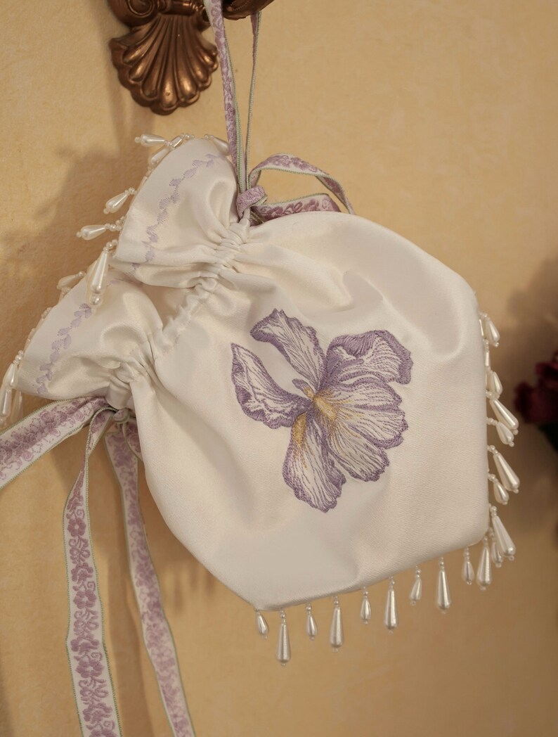 Victorian BAG Edwardian Reticle Bag Made Out of Ivory Silk and ...